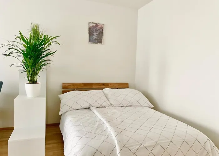 Apartment 55m2 Flat With Balcony & Parking Vienna